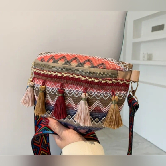 New! Khaki Colorful Boho Crossbody Bag NWT! - Picture 2 of 3